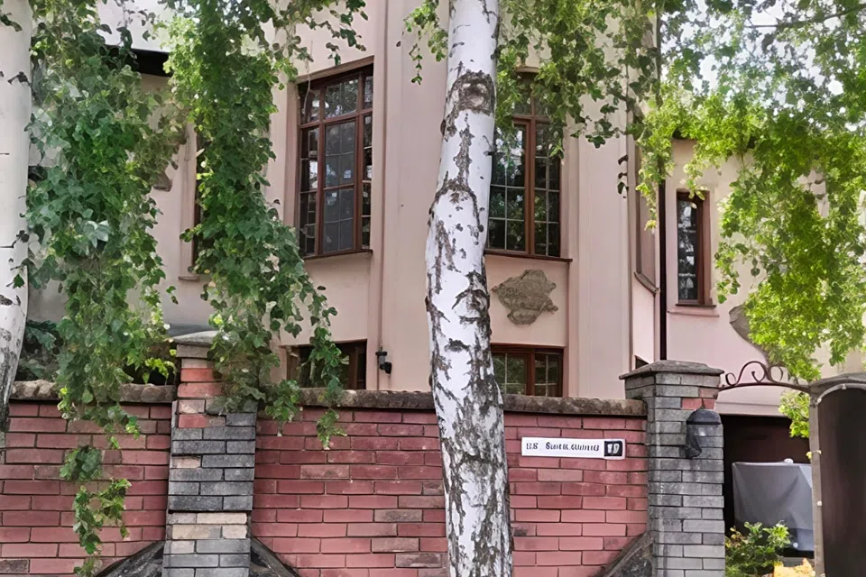 Продаётся 3-этажный дом, 289.9 м²