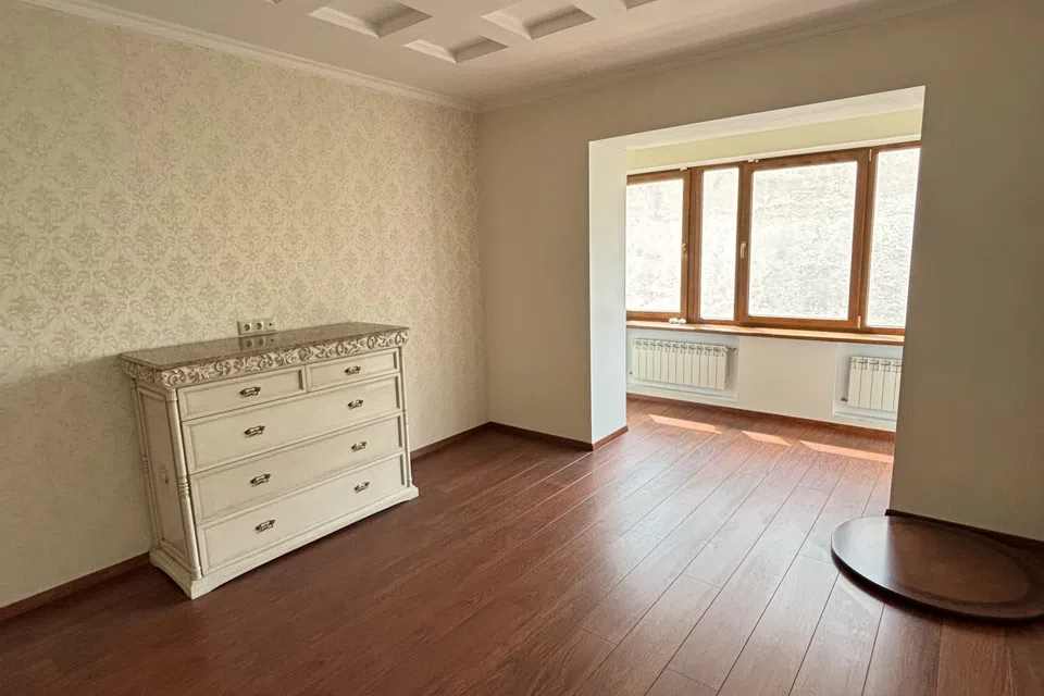 Продаётся 3-этажный дом, 500 м²