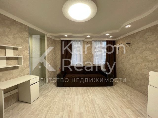 Продаётся 1-комнатная квартира, 42.2 м²