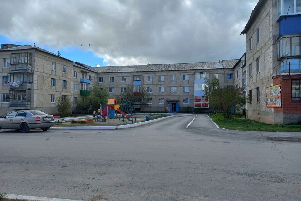 Продаётся 4-комнатная квартира, 77.1 м²
