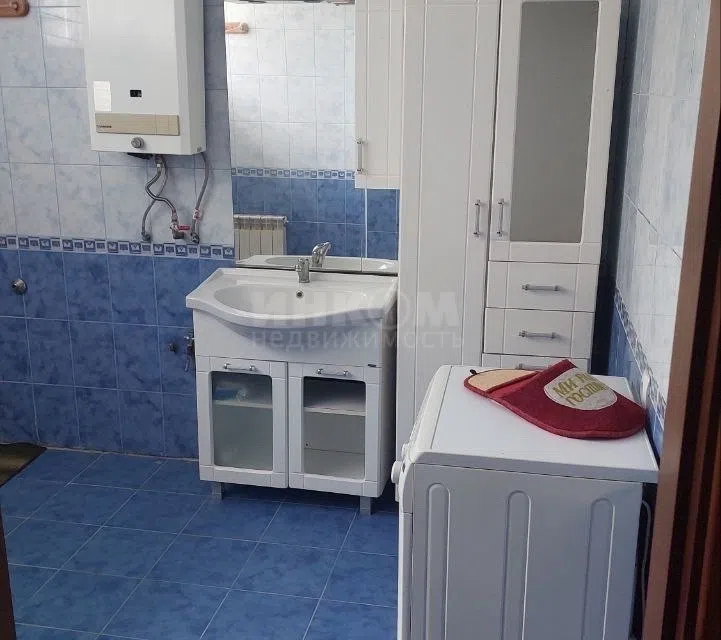 Продаётся 2-этажный дом, 200 м²