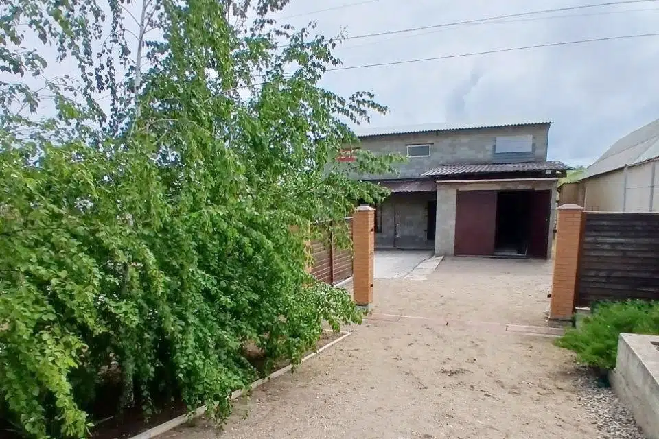Продаётся 2-этажный дом, 215.2 м²