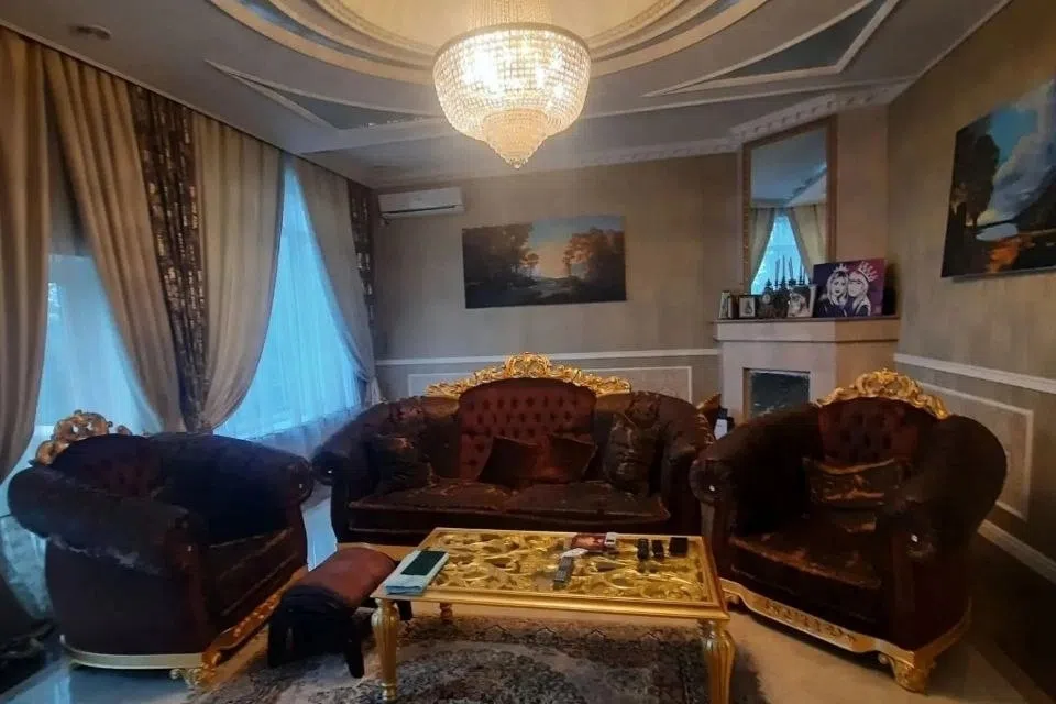 Продаётся 2-этажный дом, 513 м²