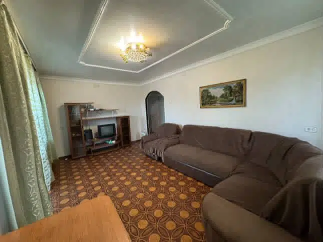 Продаётся 4-комнатная квартира, 69 м²