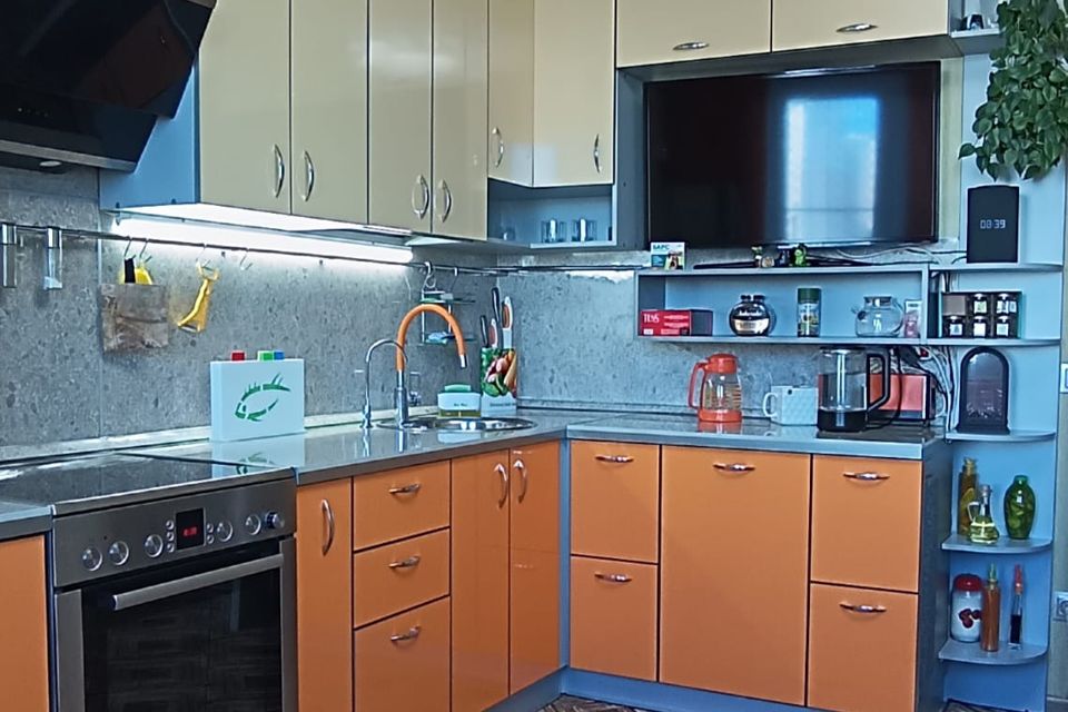 Продаётся 4-комнатная квартира, 94.1 м²