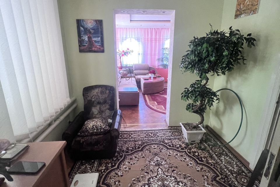 Продаётся 2-этажный дом, 260 м²