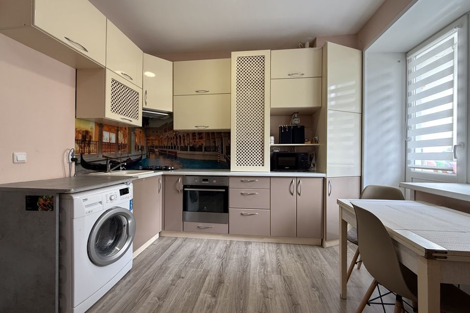 Продаётся 1-комнатная квартира, 41.3 м²