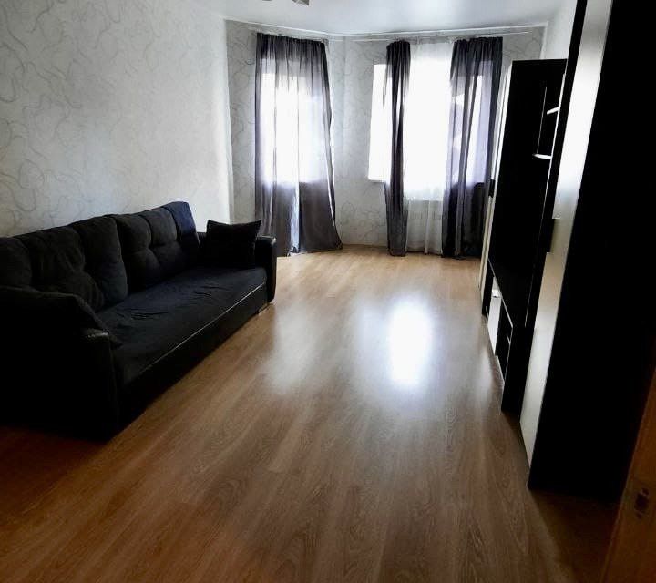Продаётся 1-комнатная квартира, 43.3 м²