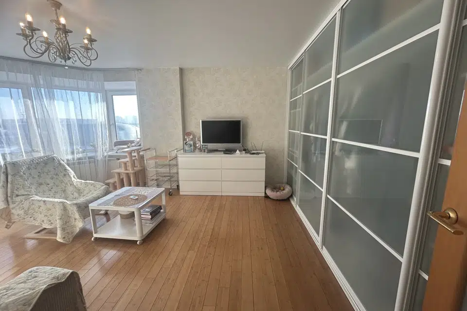 Продаётся 2-комнатная квартира, 57.7 м²