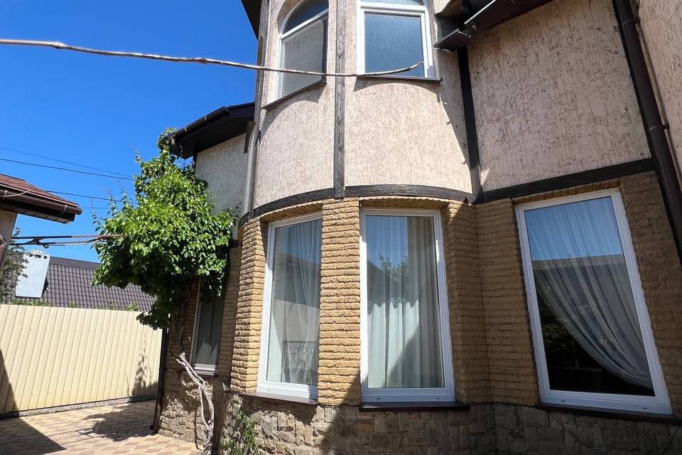Продаётся 2-этажный дом, 329 м²