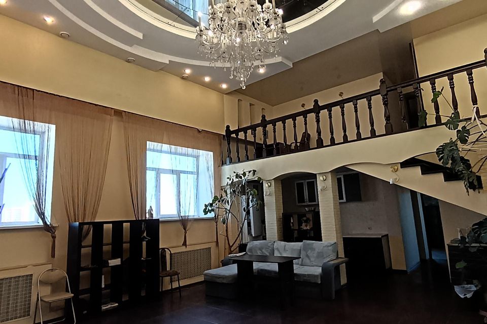 Продаётся 3-комнатная квартира, 130 м²