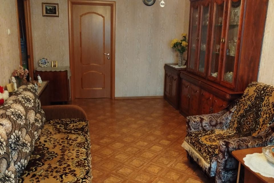 Продаётся 2 комнаты в 3-комн. квартире, 32.7 м²