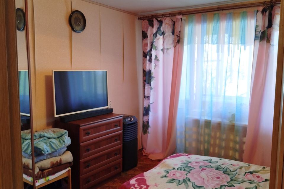 Продаётся 4-комнатная квартира, 61.3 м²