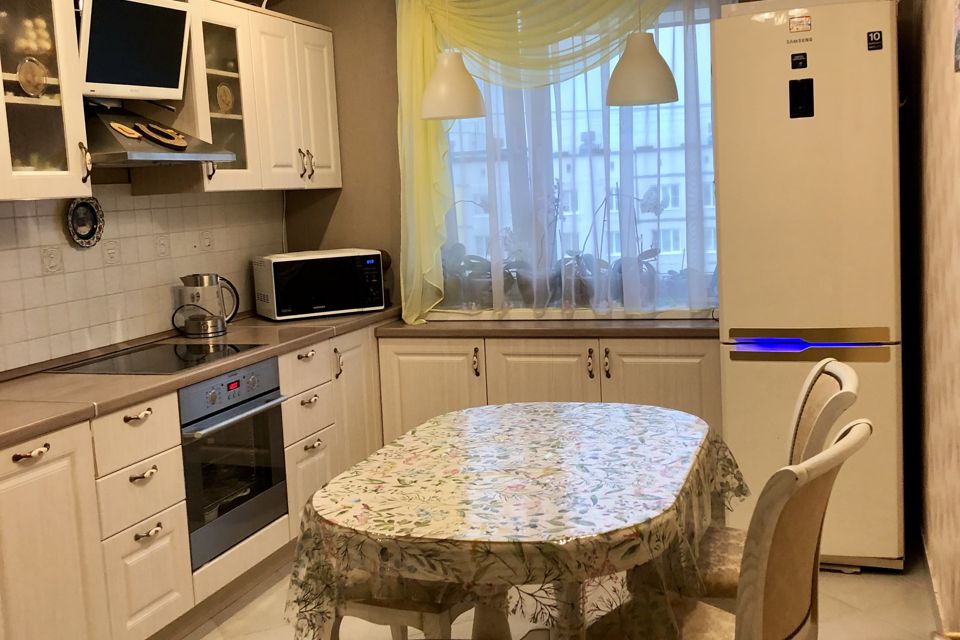 Продаётся 3-комнатная квартира, 67.7 м²
