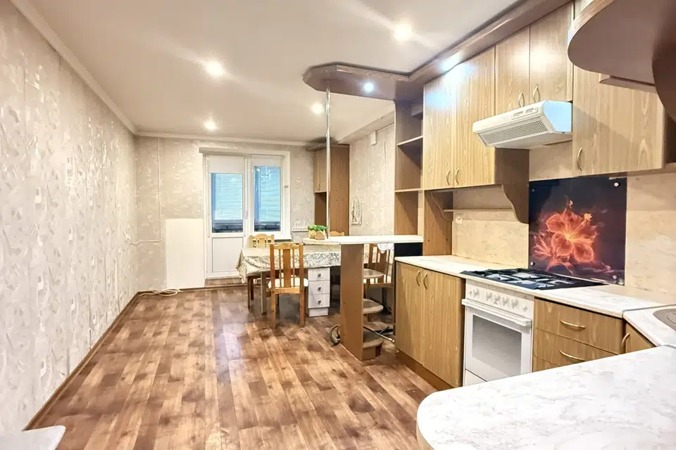 Продаётся 3-комнатная квартира, 102 м²