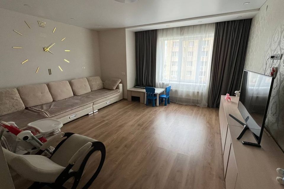 Продаётся 2-комнатная квартира, 72.5 м²