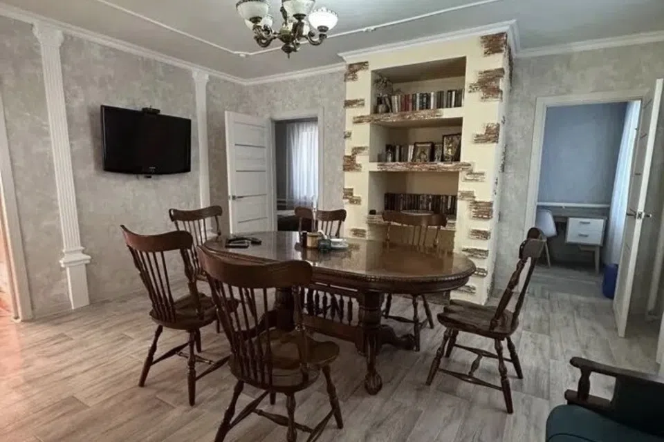 Продаётся 4-этажный дом, 140 м²