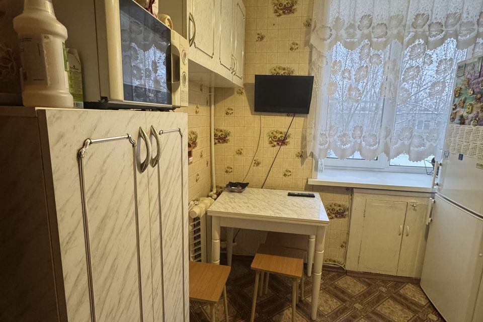 Продаётся 3-комнатная квартира, 51.9 м²