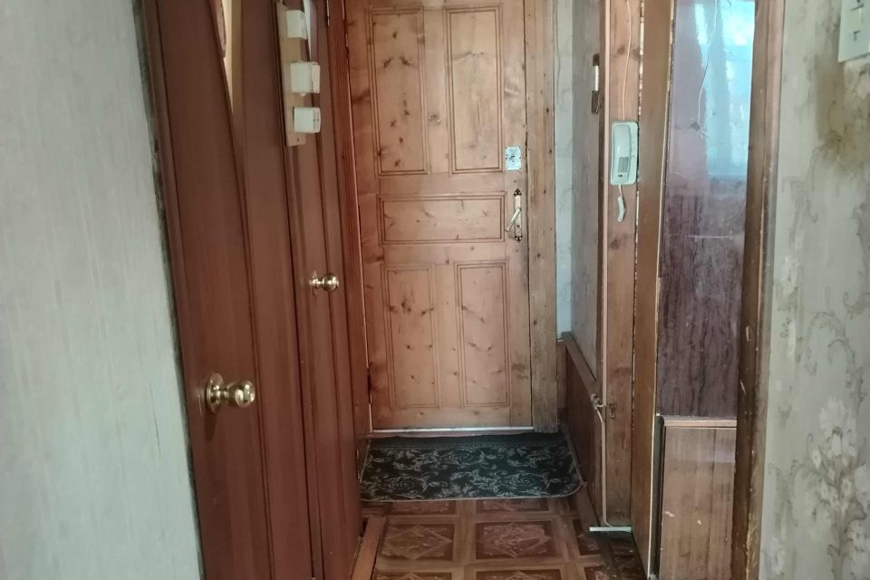 Продаётся 4-комнатная квартира, 58.4 м²