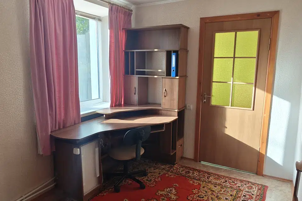 Продаётся 4-комнатная квартира, 61.2 м²