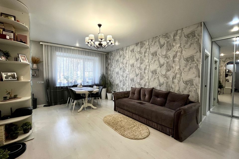 Продаётся 3-комнатная квартира, 57.8 м²