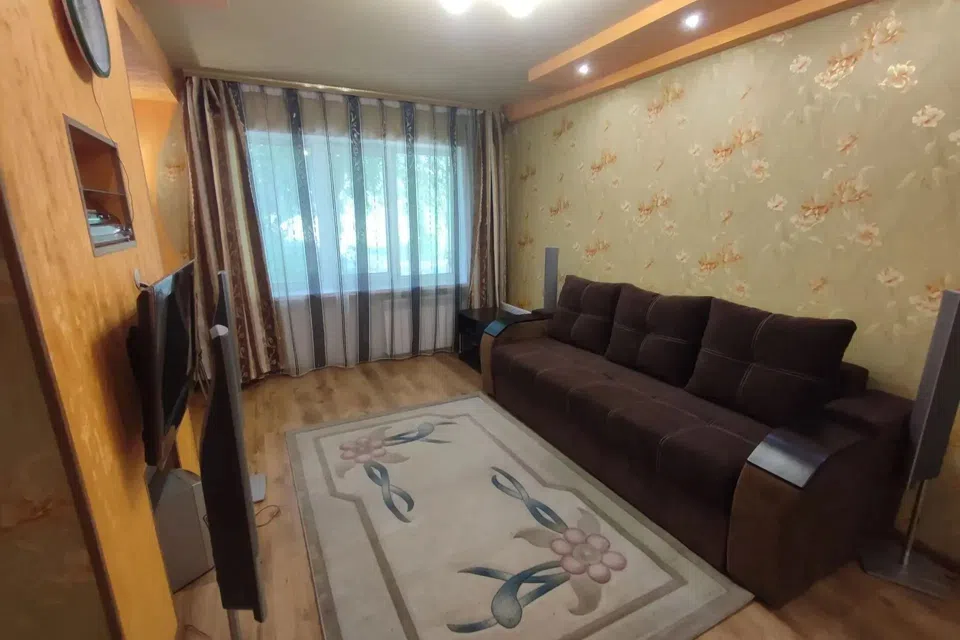 Продаётся 3-комнатная квартира, 59.6 м²