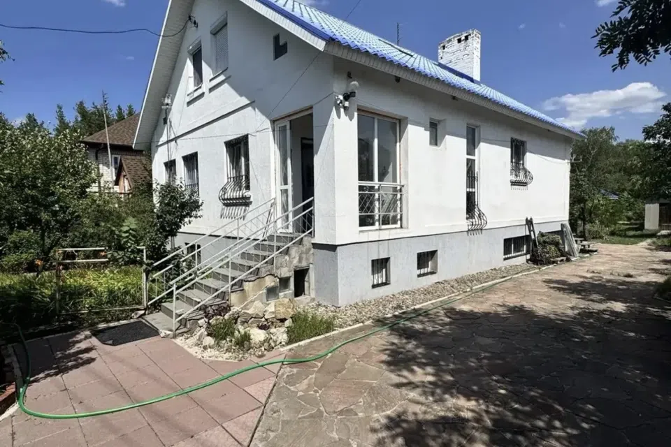 Продаётся 2-этажный дом, 190 м²