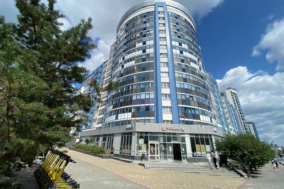 Продаётся 3-комнатная квартира, 87 м²