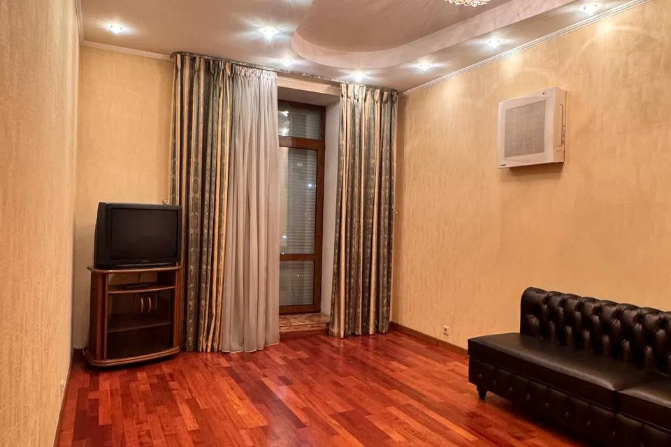 Продаётся 3-комнатная квартира, 90 м²