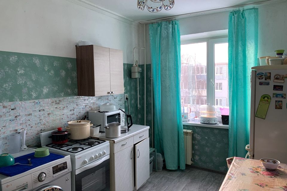 Продаётся 2 комнаты в 3-комн. квартире, 25.7 м²