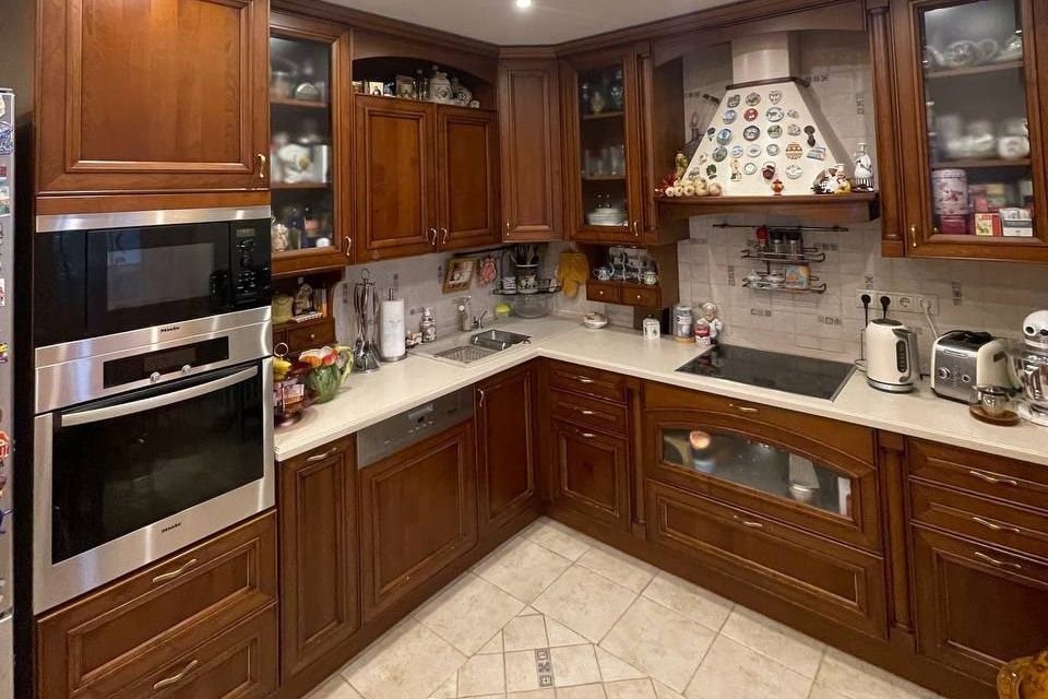 Продаётся 4-комнатная квартира, 101.8 м²