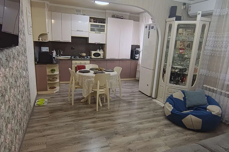 Продаётся 3-комнатная квартира, 54.4 м²