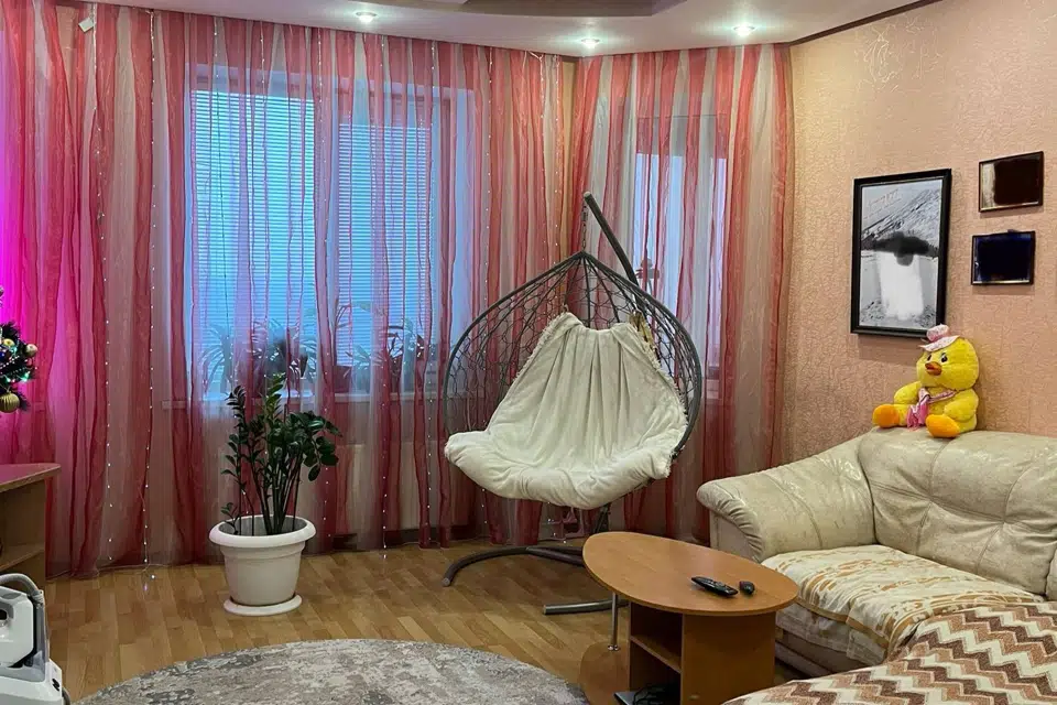 Продаётся 3-комнатная квартира, 94 м²