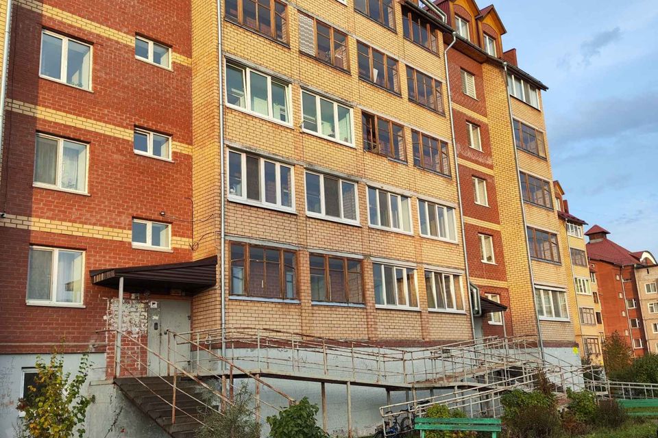 Продаётся 2-комнатная квартира, 67.9 м²