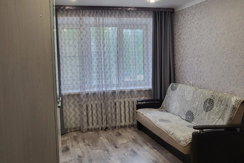 Продаётся 3-комнатная квартира, 50.3 м²