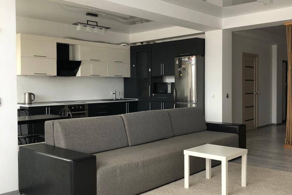 Продаётся 1-комнатная квартира, 74 м²