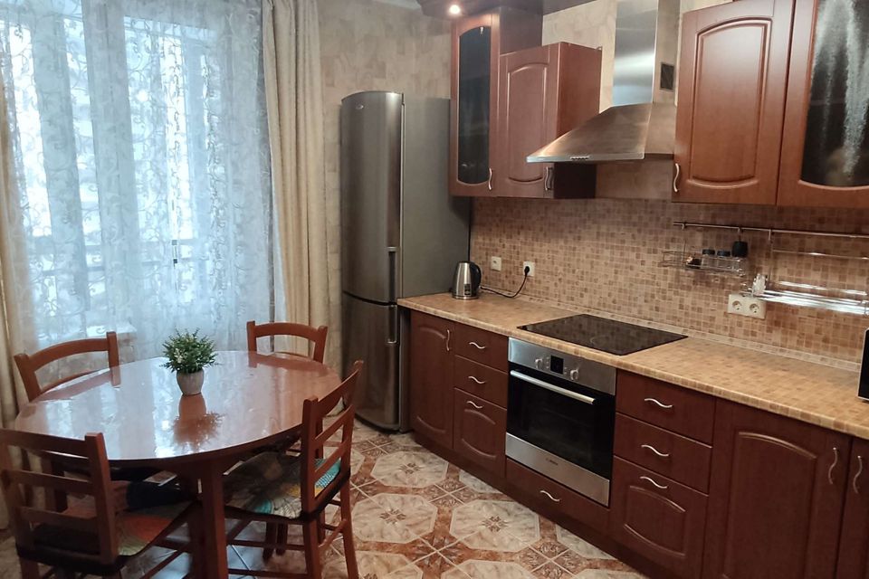 Сдаётся 2-комнатная квартира, 62 м²