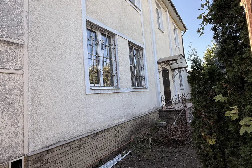 Продаётся 2-этажный дом, 182 м²