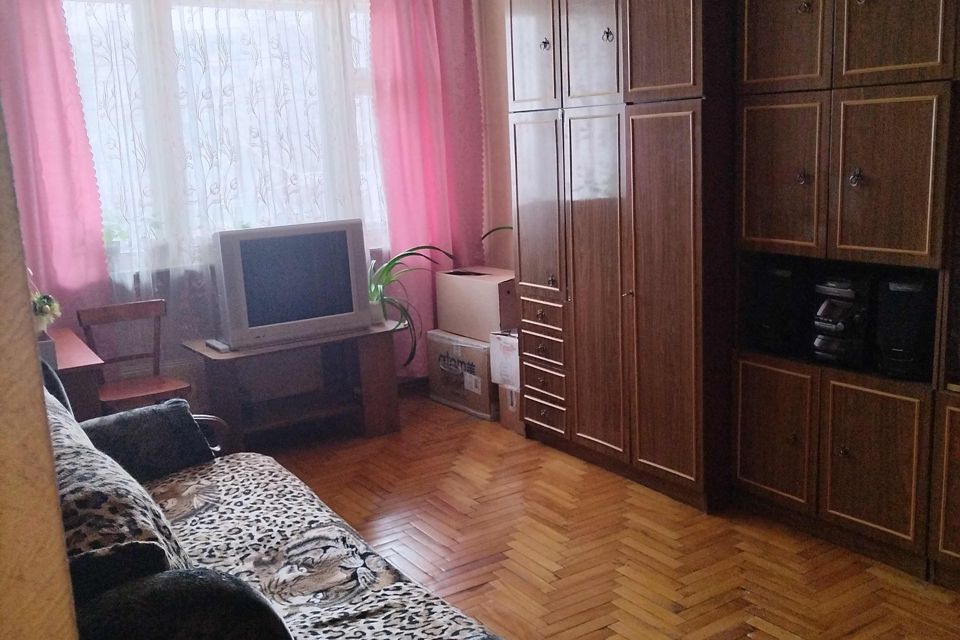 Продаётся 2-комнатная квартира, 55.7 м²