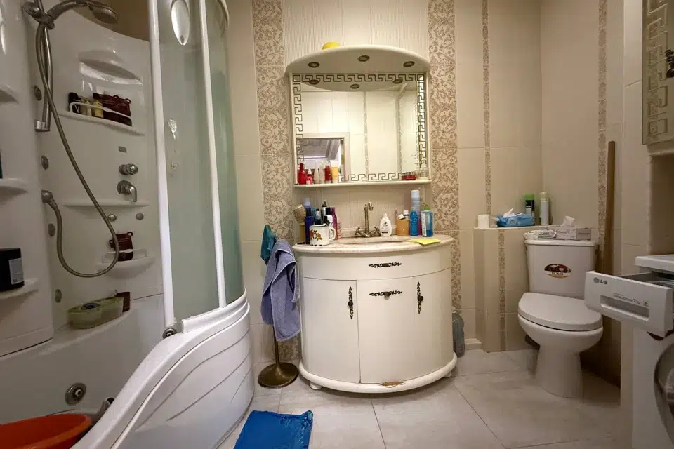 Продаётся 4-комнатная квартира, 132 м²