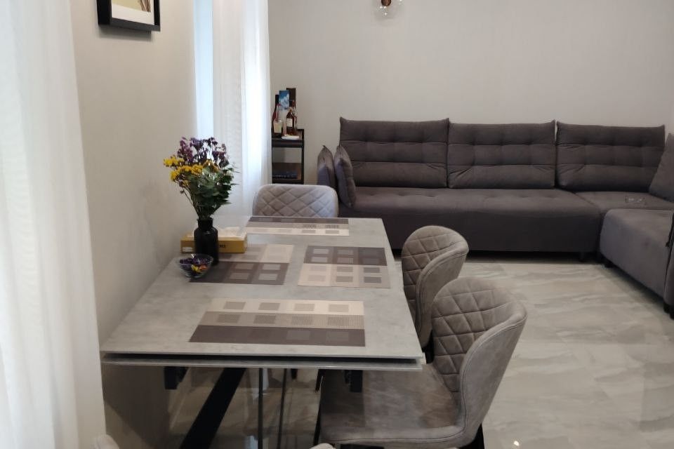 Продаётся 2-комнатная квартира, 57.5 м²