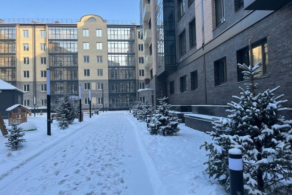 Продаётся 4-комнатная квартира, 100.35 м²