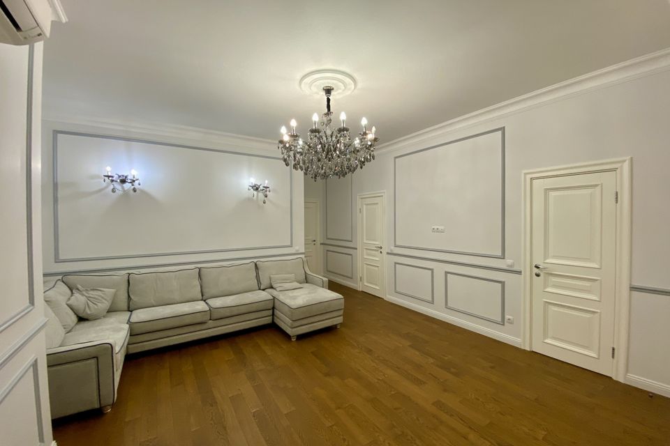 Продаётся 4-комнатная квартира, 154 м²