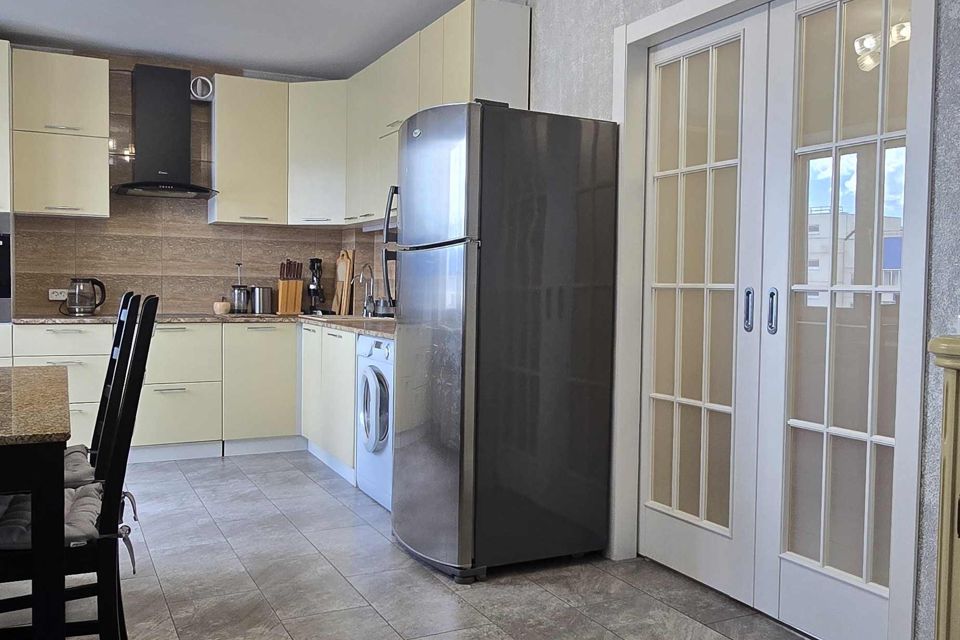 Продаётся 2-комнатная квартира, 72.8 м²