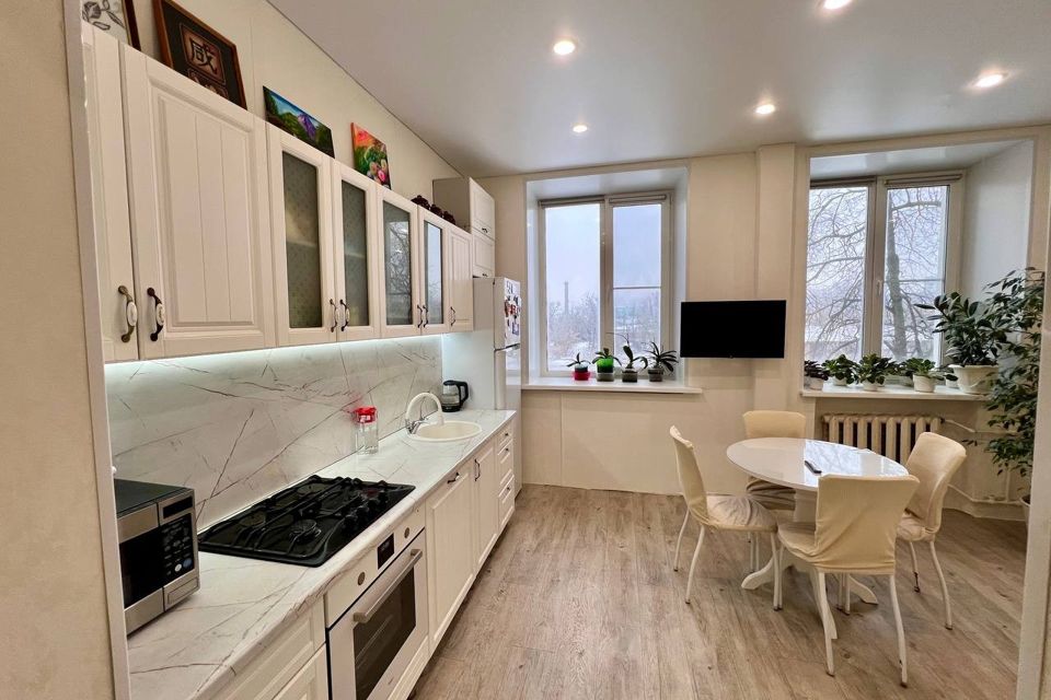 Продаётся 2-комнатная квартира, 61.4 м²