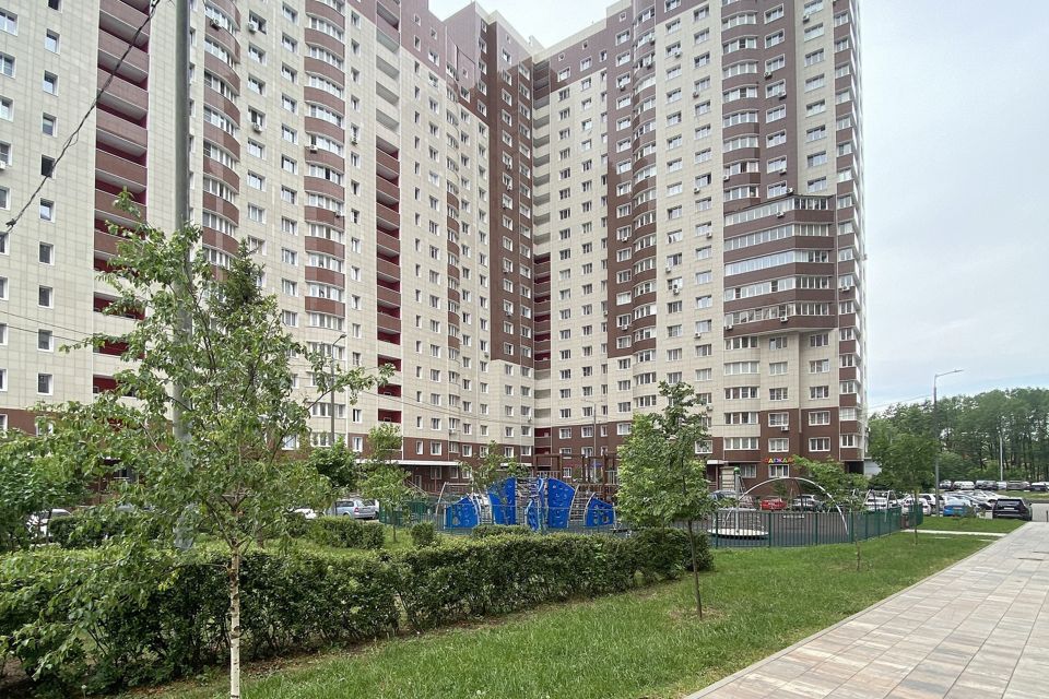 Продаётся 3-комнатная квартира, 107 м²