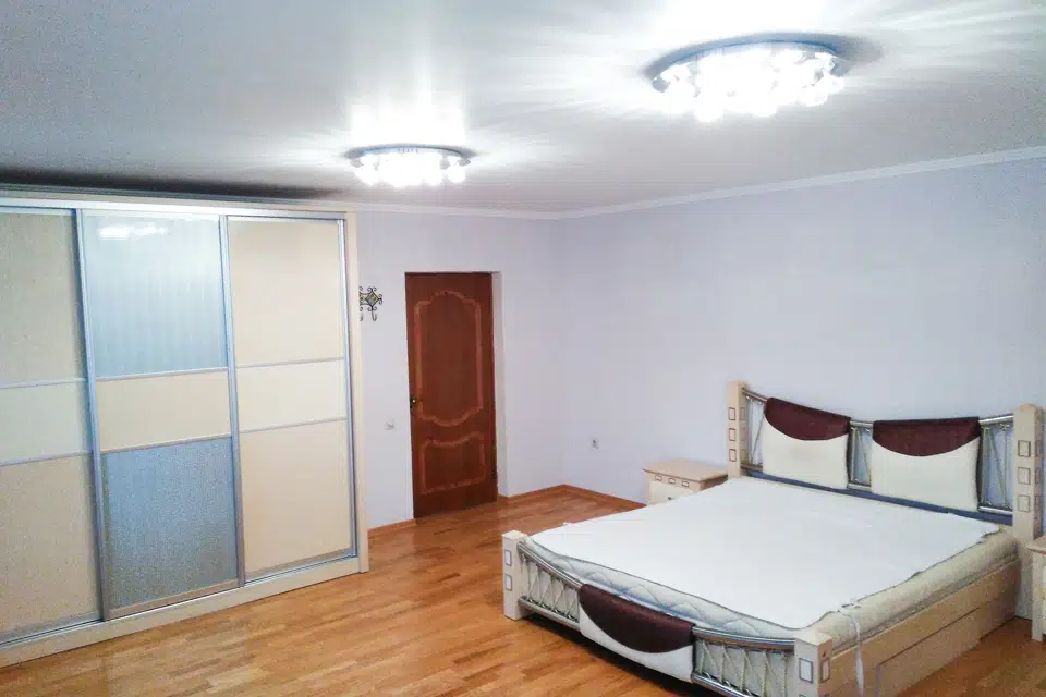 Продаётся 1-комнатная квартира, 70.3 м²