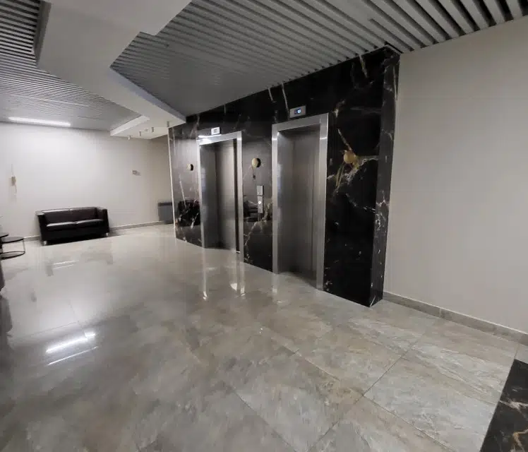 Продаётся 4-комнатная квартира, 150 м²