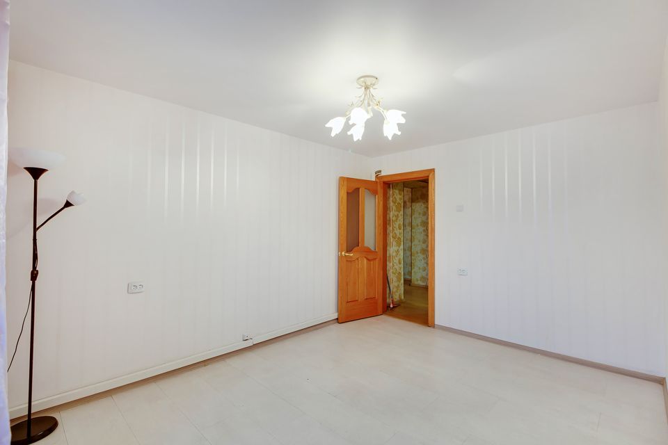 Продаётся 4-комнатная квартира, 102.6 м²