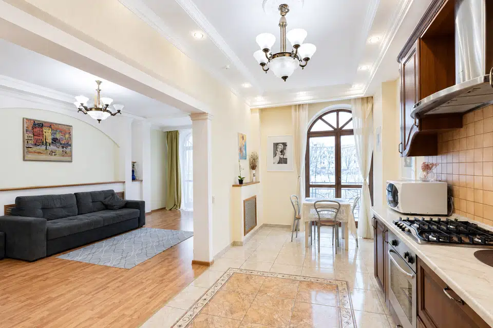 Продаётся 1-комнатная квартира, 71.7 м²